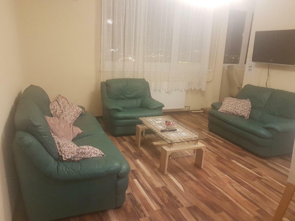 Vegas Zuglo Будапеща Екстериор снимка